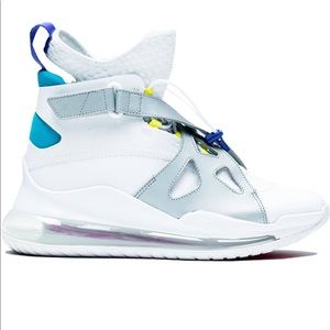 Jordan Air latitude 720 White Aqua
